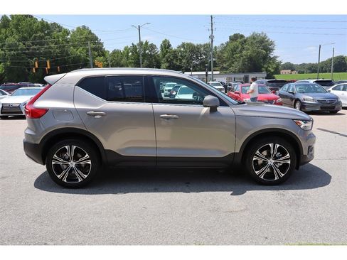 Used 2022 Volvo XC40 T5 Inscription AWD/4WD image 6