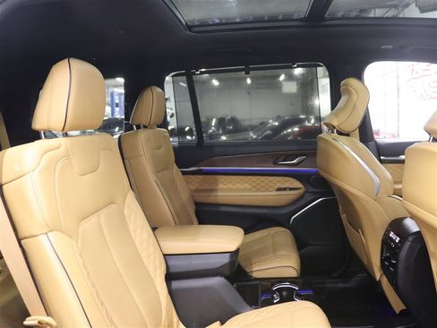 Used 2022 Jeep Grand Cherokee L Summit w/ Luxury Tech Group V image 22