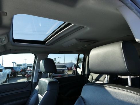 Used 2019 Chevrolet Suburban Premier image 39