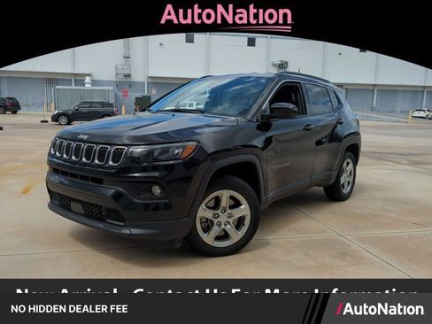 Used 2024 Jeep Compass Latitude AWD/4WD image 1