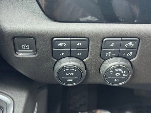 Used 2024 Chevrolet Silverado 1500 RST w/ Convenience Package II AWD/4WD image 34