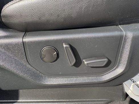 Used 2020 Ford F250 Lariat w/ Lariat Value Package image 30