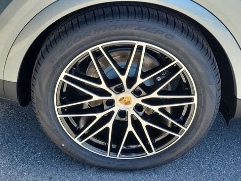 New 2026 Porsche Cayenne AWD/4WD image 14