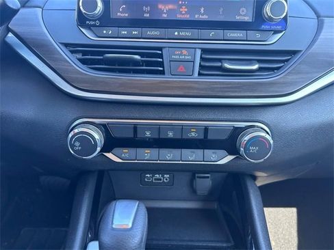 Used 2024 Nissan Altima 2.5 SV image 13