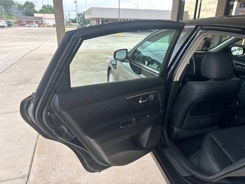 Used 2013 Nissan Altima 3.5 SL FWD image 14