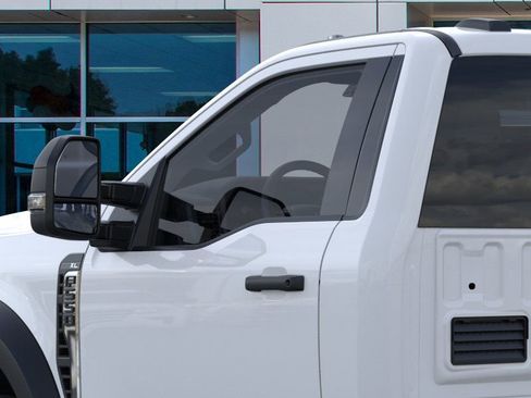 New 2025 Ford F550 4x4 Regular Cab Super Duty w/ XL Chrome Package image 20