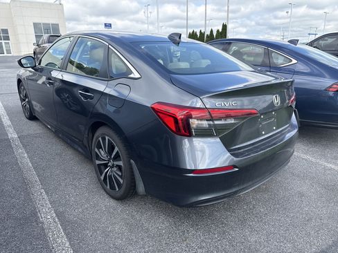 Used 2022 Honda Civic EX image 5