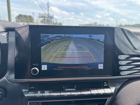 Used 2025 Toyota Camry LE FWD image 18