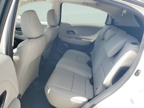 Used 2018 Honda HR-V EX-L image 10