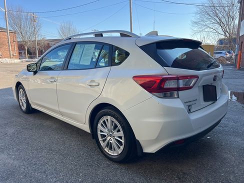 Used 2018 Subaru Impreza 2.0i Premium image 3