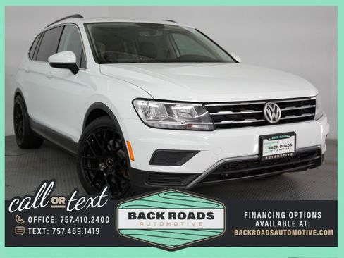 Used 2021 Volkswagen Tiguan SE w/ Panoramic Sunroof Package FWD image 1