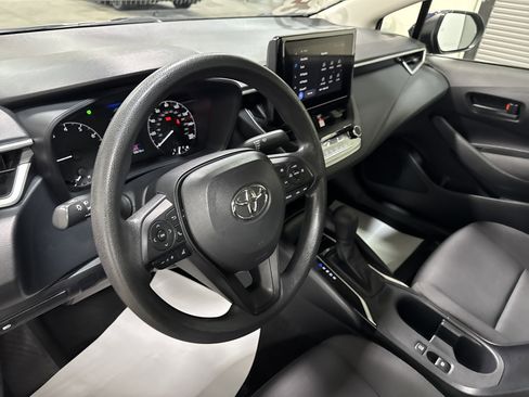Used 2023 Toyota Corolla LE image 39