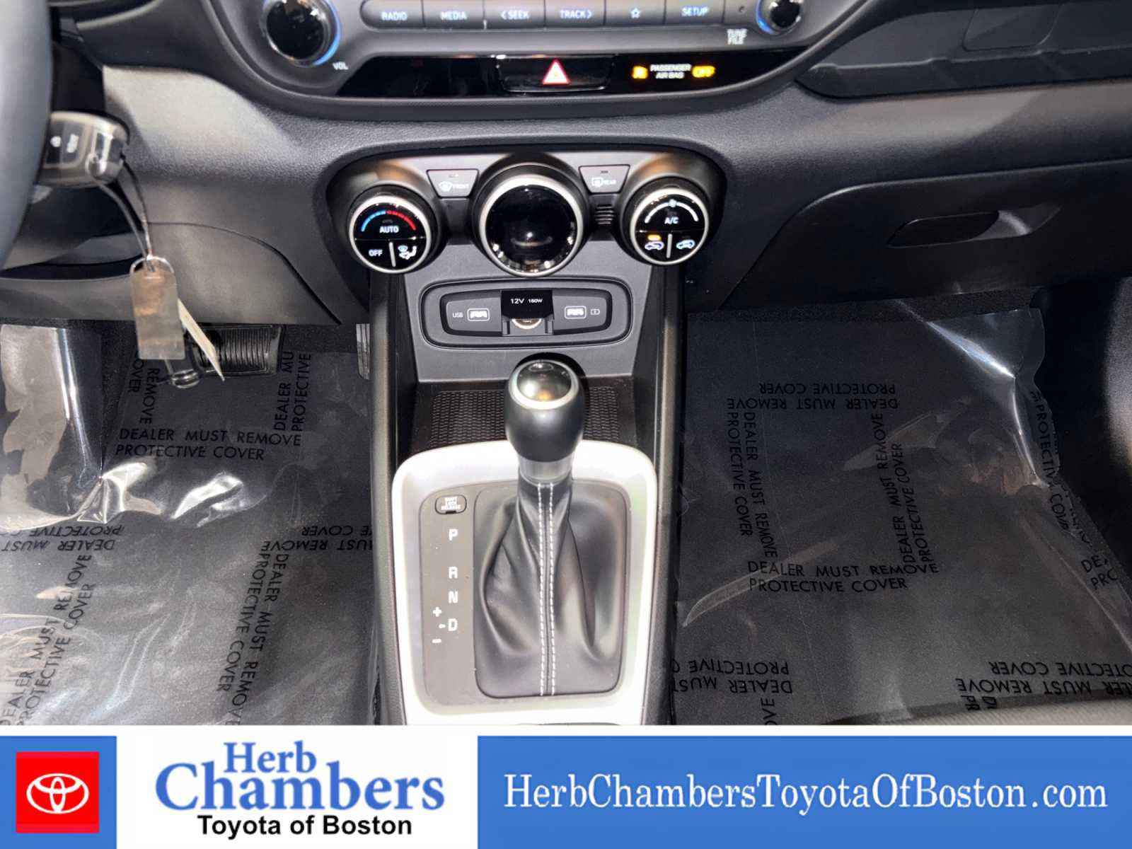 Used 2022 Hyundai Venue SEL w/ Cargo Package FWD image 15