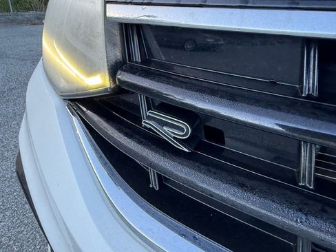 Used 2023 Volkswagen Tiguan SE R-Line image 7