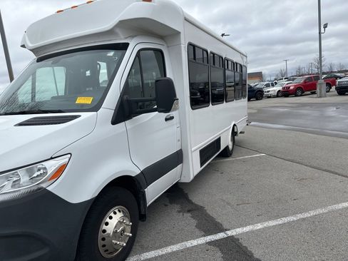 Used 2022 Mercedes-Benz Sprinter 3500 image 5