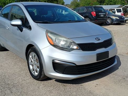 Used 2017 Kia Rio LX w/ Power Package FWD image 4