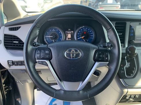 Used 2017 Toyota Sienna XLE w/ XLE Navigation Package AWD/4WD image 26