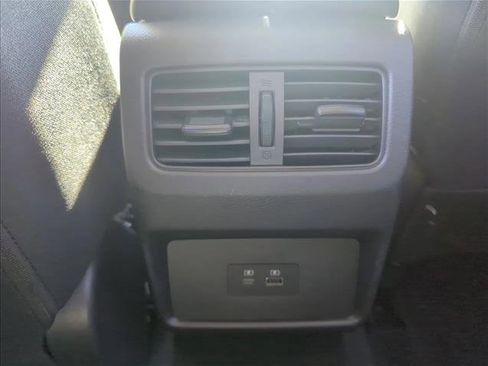 Used 2023 Nissan Rogue SV image 19