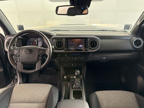 Used 2021 Toyota Tacoma TRD Sport AWD/4WD image 16