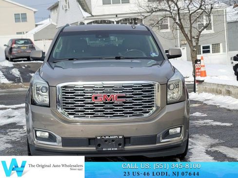 Used 2019 GMC Yukon Denali w/ Denali Ultimate Package image 2