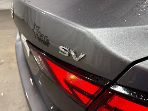 Used 2024 Nissan Sentra SV FWD image 14