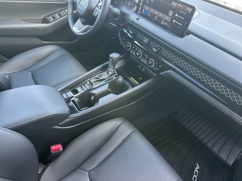 Used 2025 Honda Accord Touring image 15