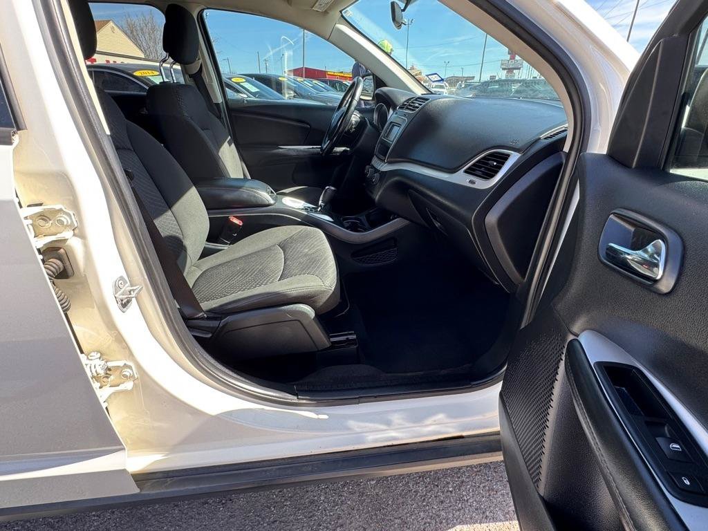 Used 2018 Dodge Journey SXT w/ Premium Group FWD image 9