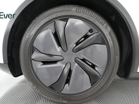 Used 2026 Tesla Model Y AWD image 17