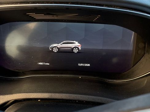 Used 2021 Jaguar E-PACE SE image 8