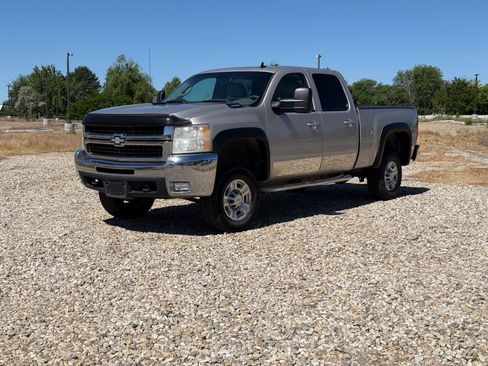 Used 2008 Chevrolet Silverado 2500 LTZ w/ EZ-Lift Tailgate Package AWD/4WD image 3