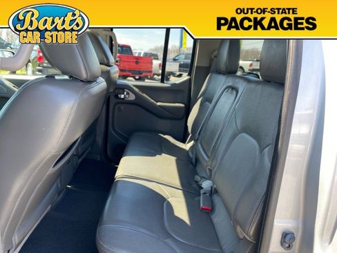 Used 2013 Nissan Frontier SL w/ Moonroof Pkg AWD/4WD image 19