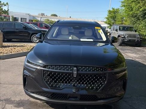 Used 2024 Lincoln Nautilus Black Label w/ Jet Appearance Package (87T) AWD/4WD image 2