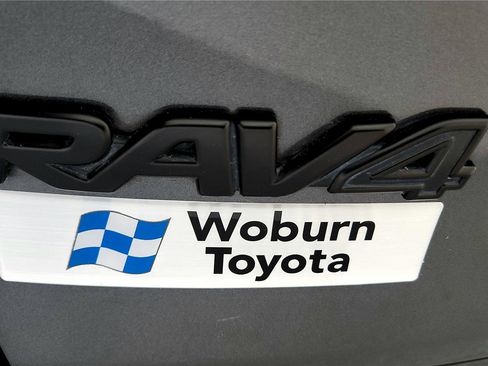 Used 2022 Toyota RAV4 XLE AWD/4WD image 13