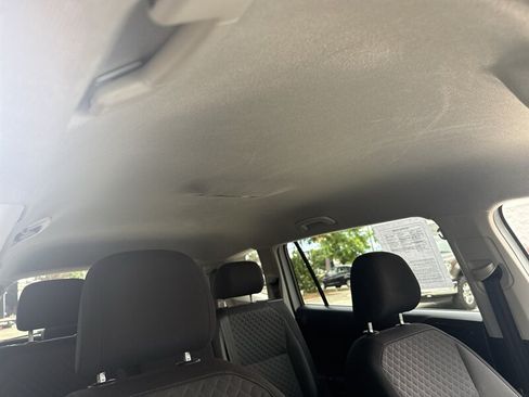 Used 2018 Volkswagen Tiguan S w/ 3rd Row Seat Package AWD/4WD image 27