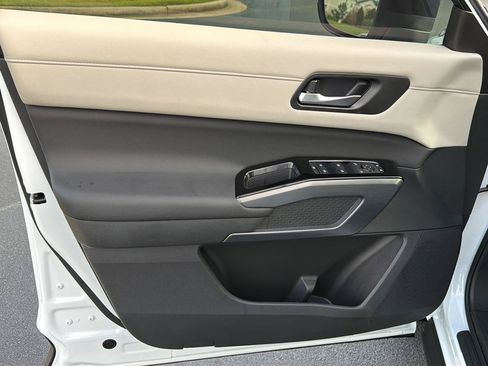 New 2026 Nissan Pathfinder SL FWD image 16