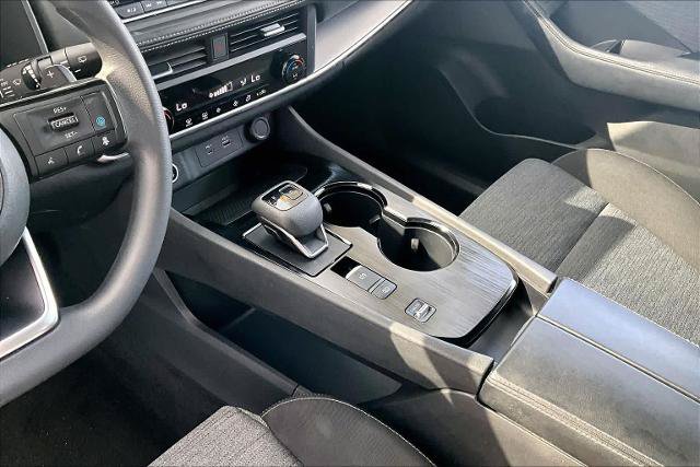 Certified 2023 Nissan Rogue SV FWD image 16