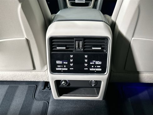 Certified 2023 Porsche Cayenne image 36