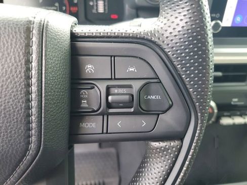 Used 2024 Toyota Tacoma SR5 AWD/4WD image 12