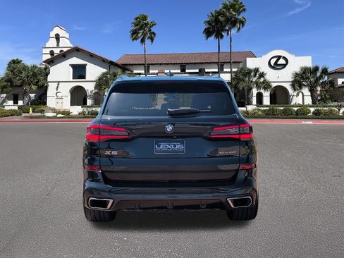 Used 2022 BMW X5 xDrive40i w/ M Sport Package AWD/4WD image 3