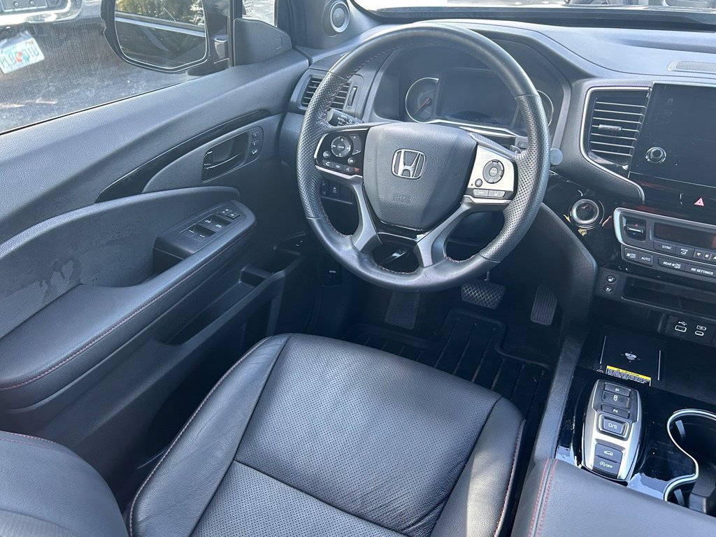 Used 2025 Honda Passport Black Edition image 9