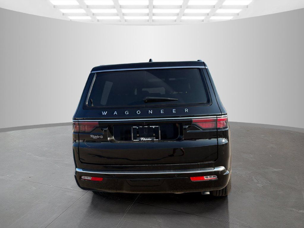 Used 2025 Jeep Wagoneer 4WD w/ Premium Group I image 5