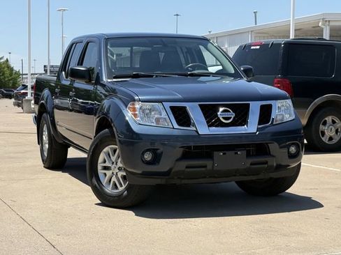 Used 2019 Nissan Frontier SV w/ Value Truck Package RWD image 2