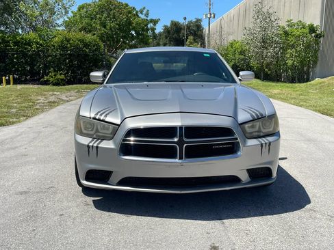 Used 2012 Dodge Charger SE RWD image 5