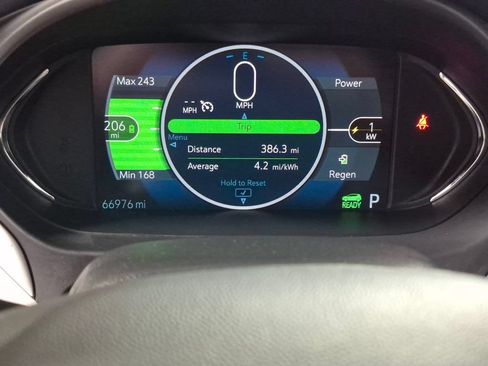 Used 2018 Chevrolet Bolt Premier w/ Driver Confidence II Package FWD image 14