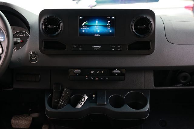 Used 2020 Mercedes-Benz Sprinter 2500 image 51