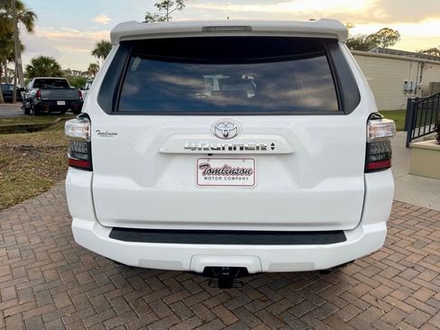 Used 2023 Toyota 4Runner SR5 Premium image 4