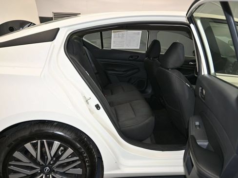 Certified 2025 Nissan Altima 2.5 SV FWD image 24