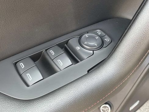 Used 2021 Chevrolet Blazer RS w/ Enhanced Convenience Package FWD image 16