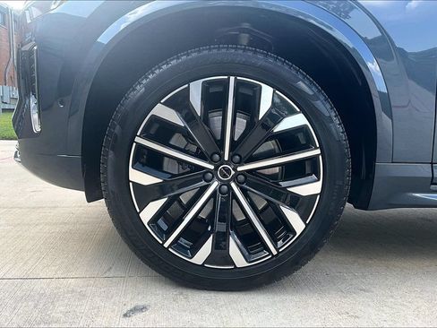 Used 2026 Volvo XC90 B6 Ultra AWD/4WD image 11