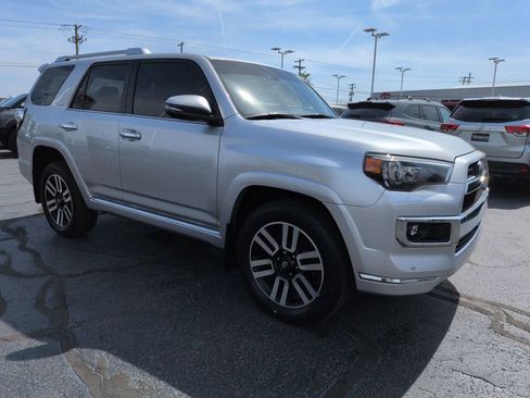 Certified 2022 Toyota 4Runner Limited AWD/4WD image 7